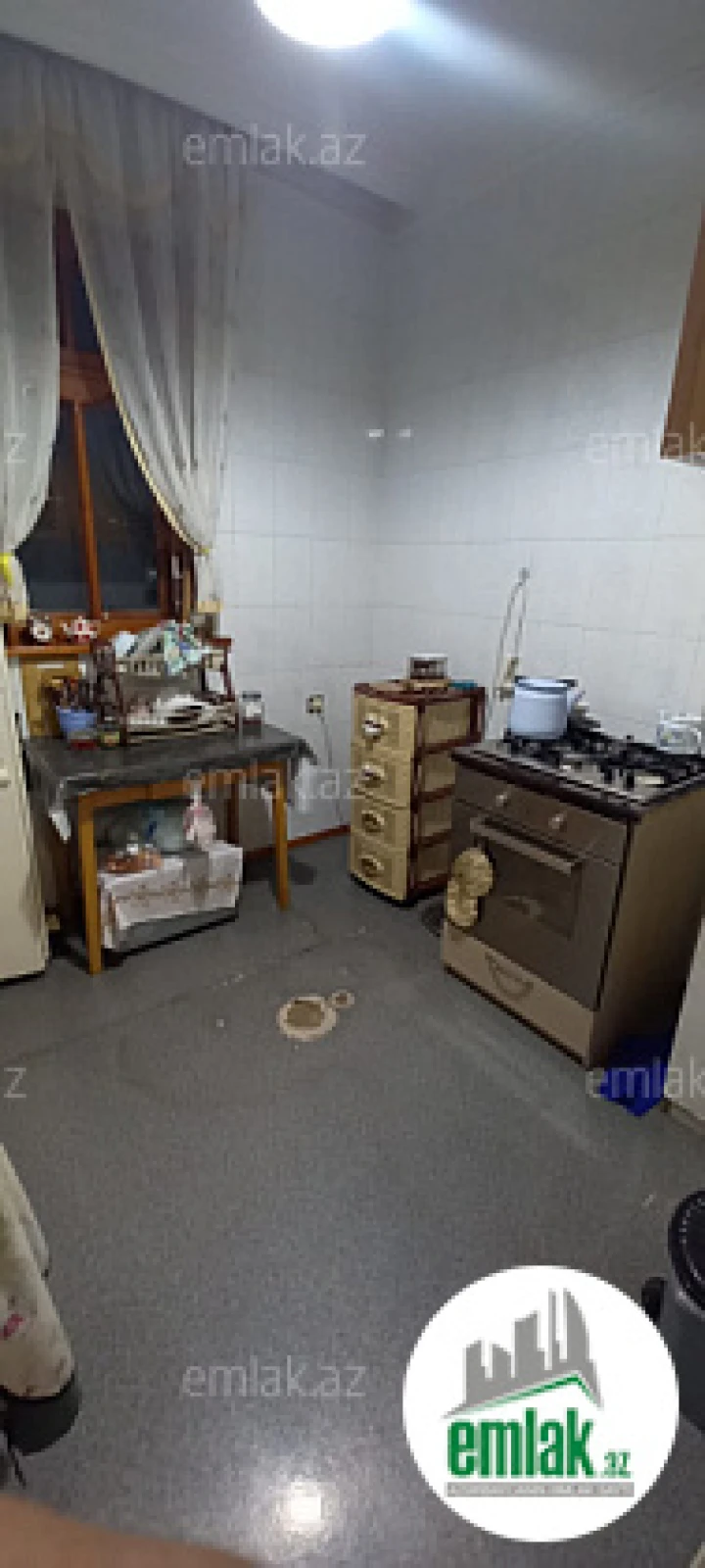 Satılır 3 otaqlı köhnə tikili 80 m²