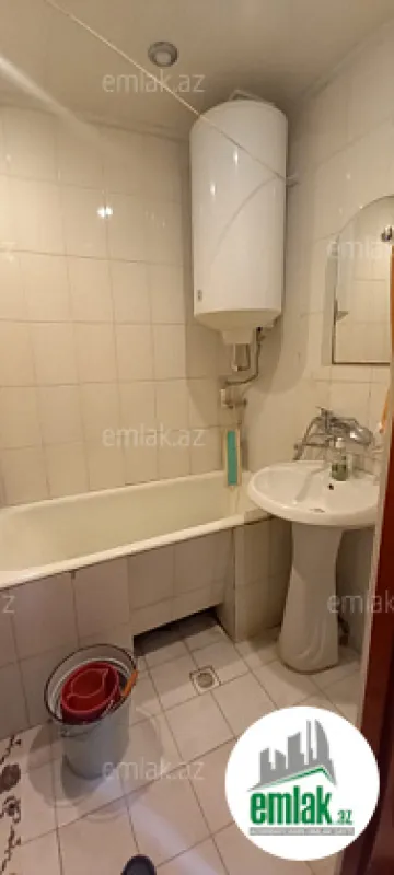 Satılır 3 otaqlı köhnə tikili 80 m²