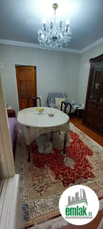 Satılır 3 otaqlı köhnə tikili 80 m²
