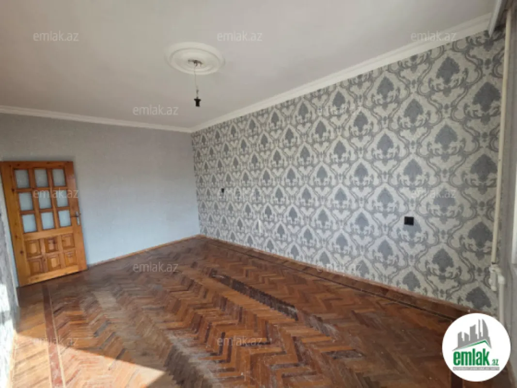 Satılır 3 otaqlı köhnə tikili 80 m²