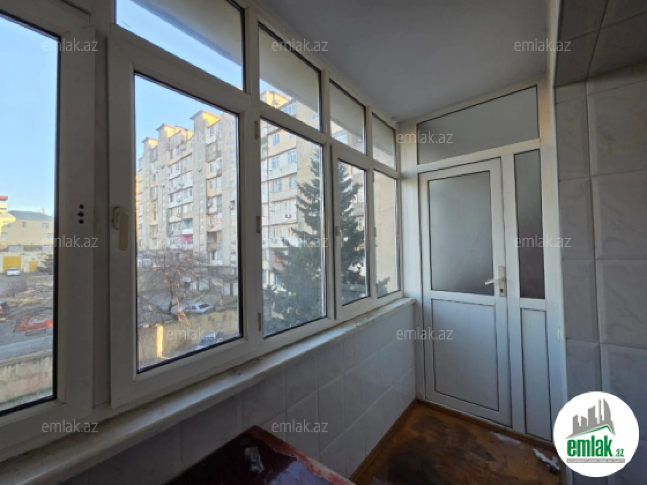 Satılır 3 otaqlı köhnə tikili 80 m²