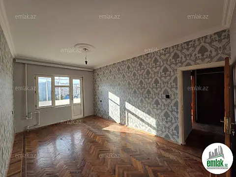 Satılır 3 otaqlı köhnə tikili 80 m²