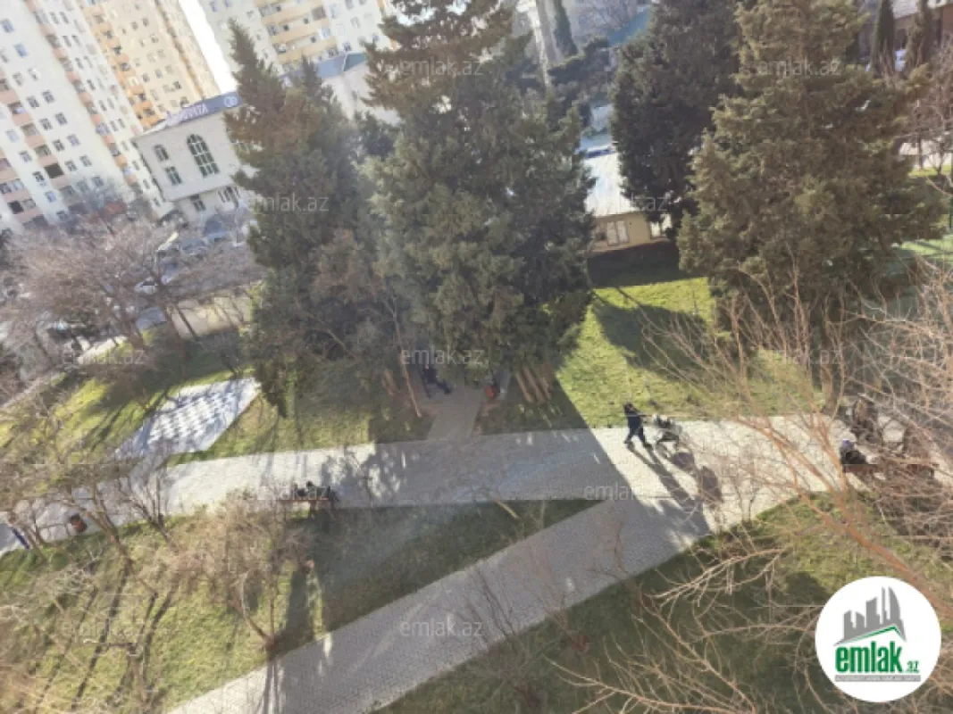 Satılır 3 otaqlı köhnə tikili 80 m²