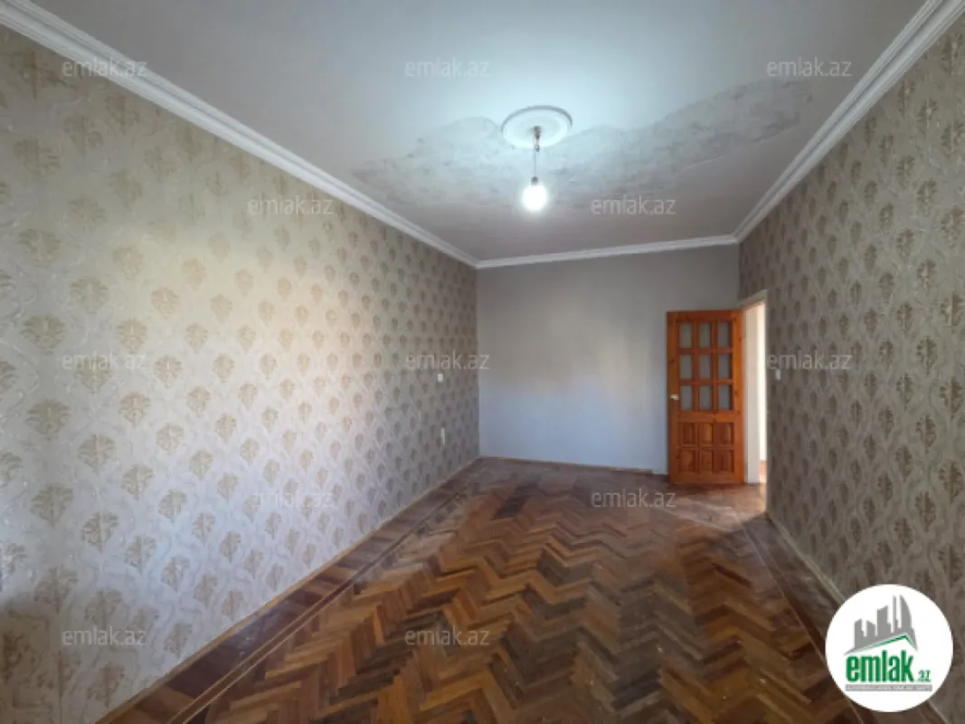 Satılır 3 otaqlı köhnə tikili 80 m²