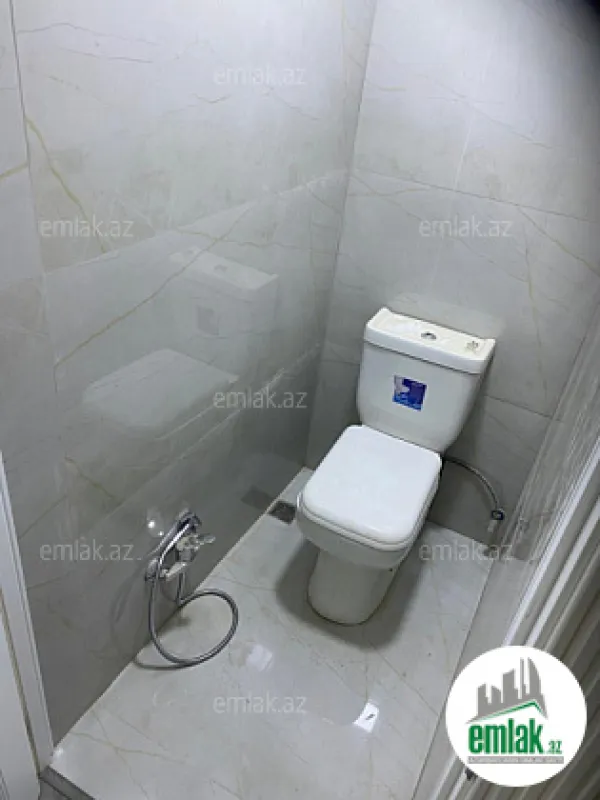Satılır 2 otaqlı köhnə tikili 75 m²