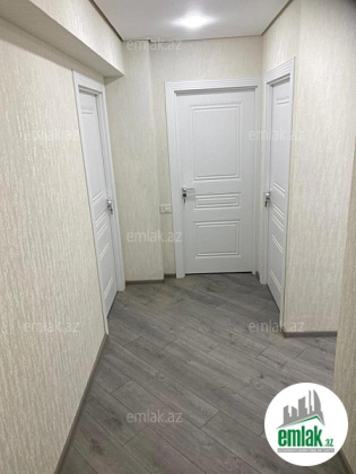 Satılır 2 otaqlı köhnə tikili 75 m²