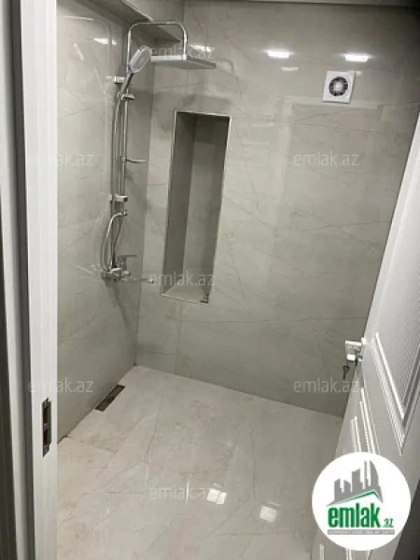 Satılır 2 otaqlı köhnə tikili 75 m²
