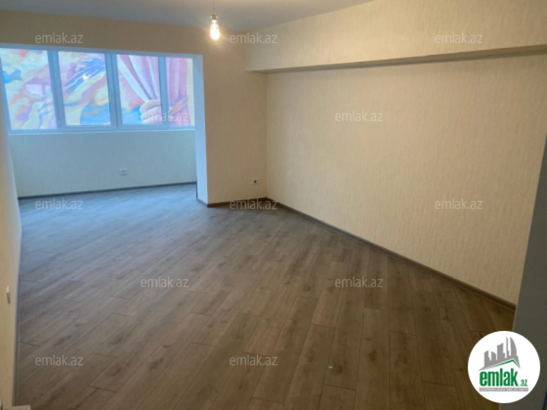 Satılır 2 otaqlı köhnə tikili 75 m²
