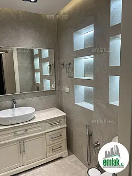 Satılır 3 otaqlı yeni tikili 110 m²