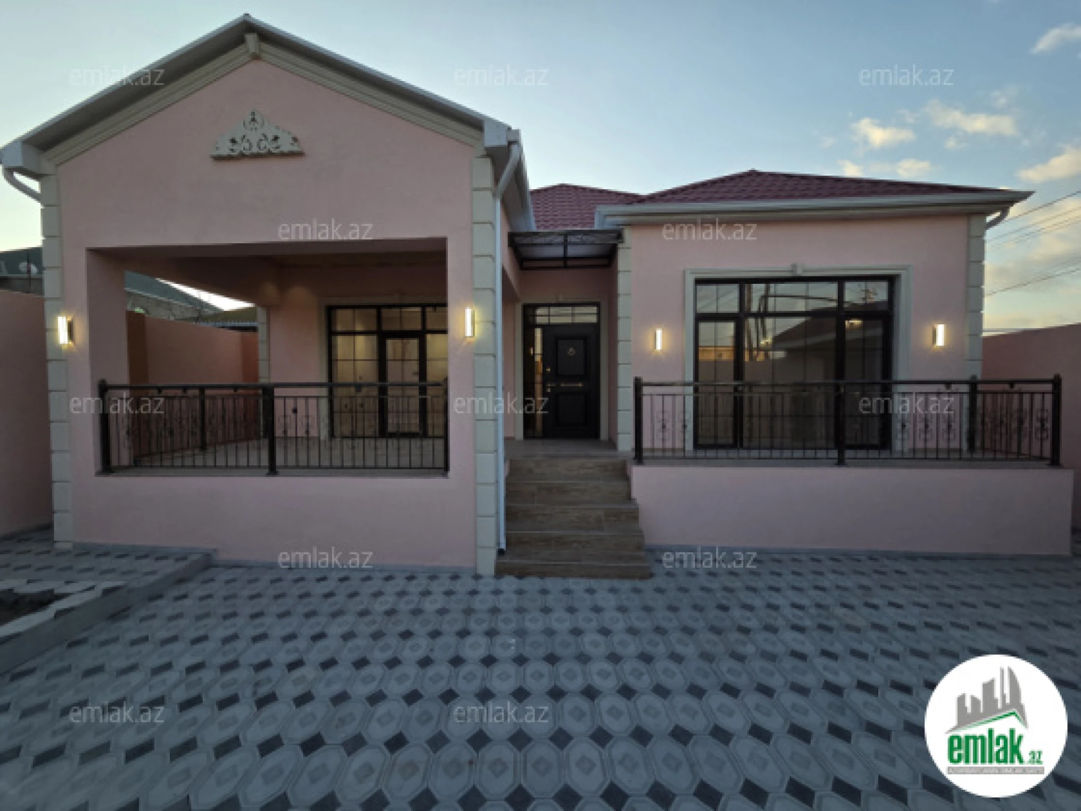 Satılır 4 otaqlı həyət evi 120 m²