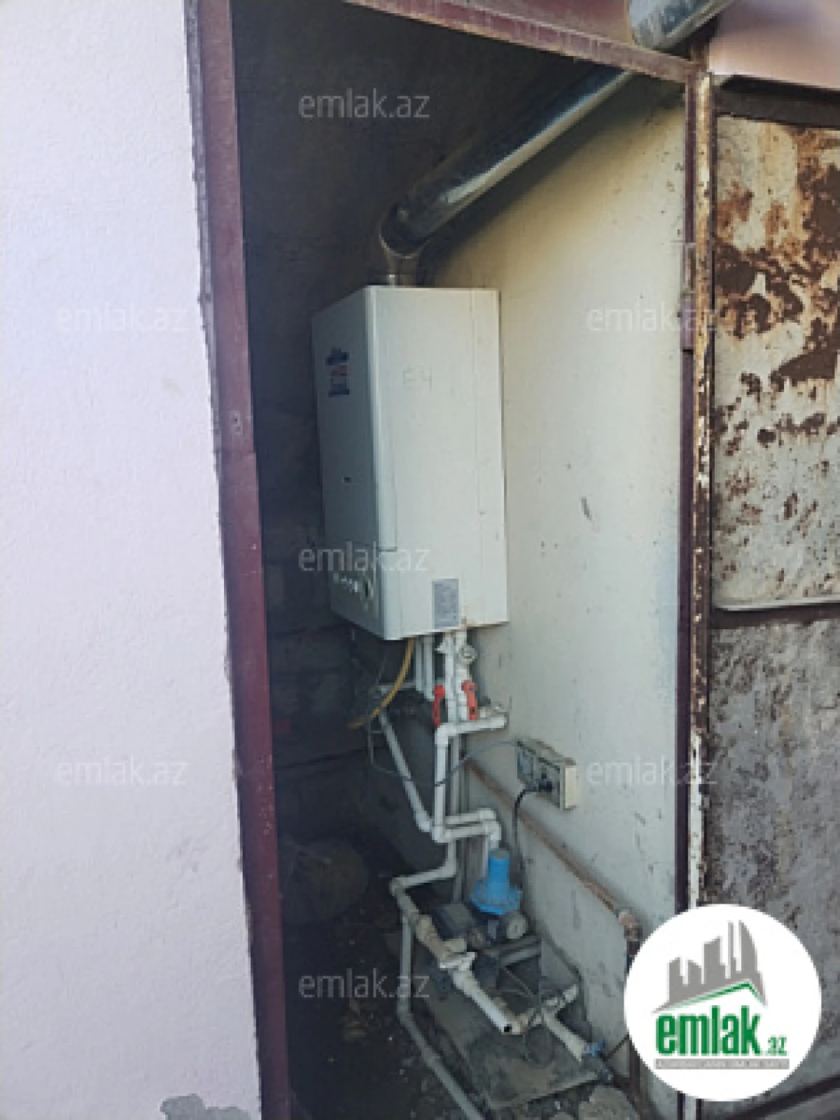 Satılır 6 otaqlı həyət evi 150 m²