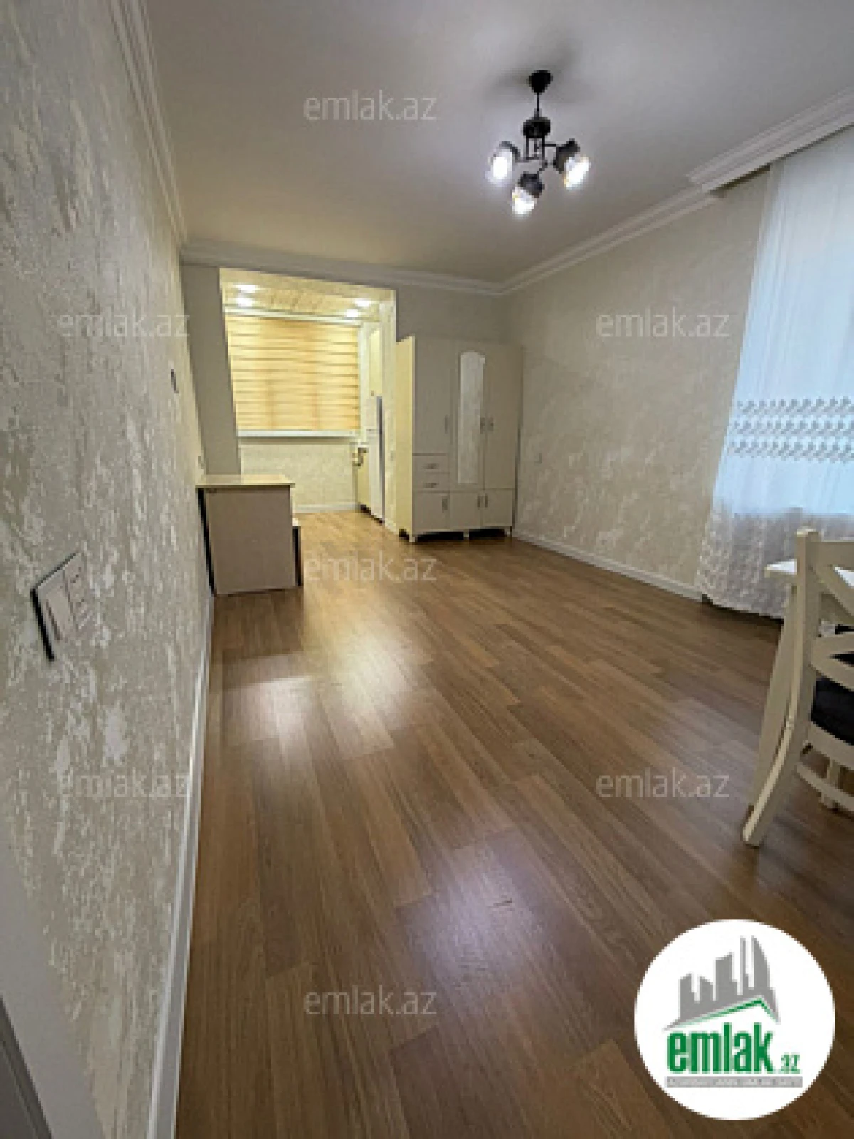 Satılır 1 otaqlı köhnə tikili 35 m²