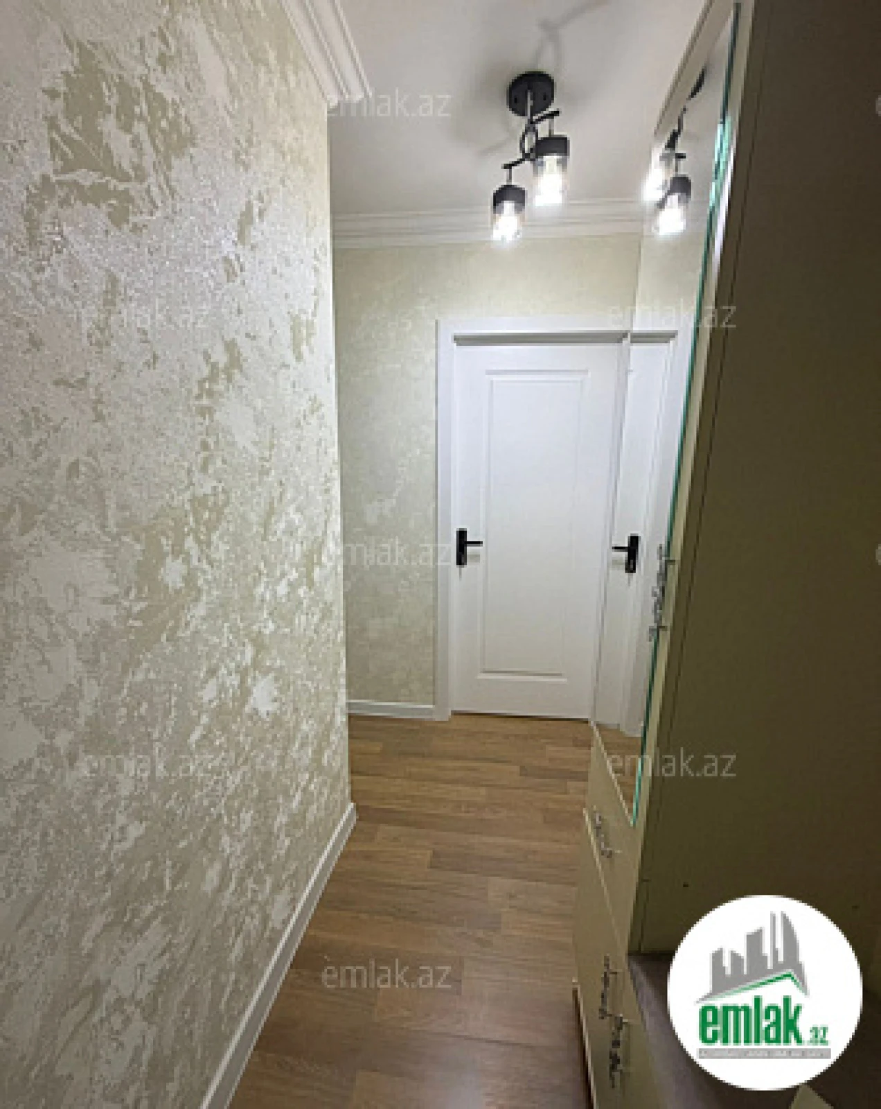 Satılır 1 otaqlı köhnə tikili 35 m²