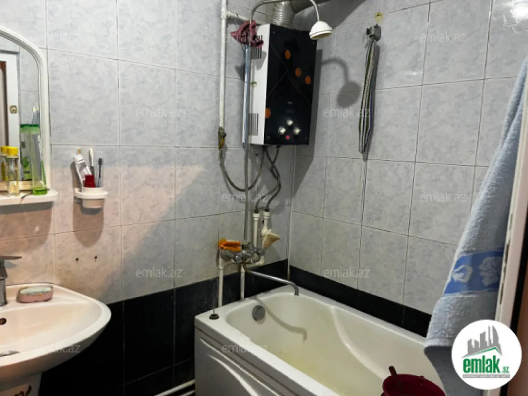 Satılır 3 otaqlı köhnə tikili 60 m²