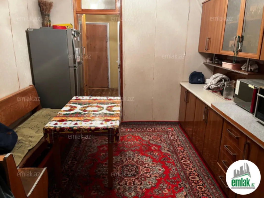 Satılır 3 otaqlı köhnə tikili 60 m²