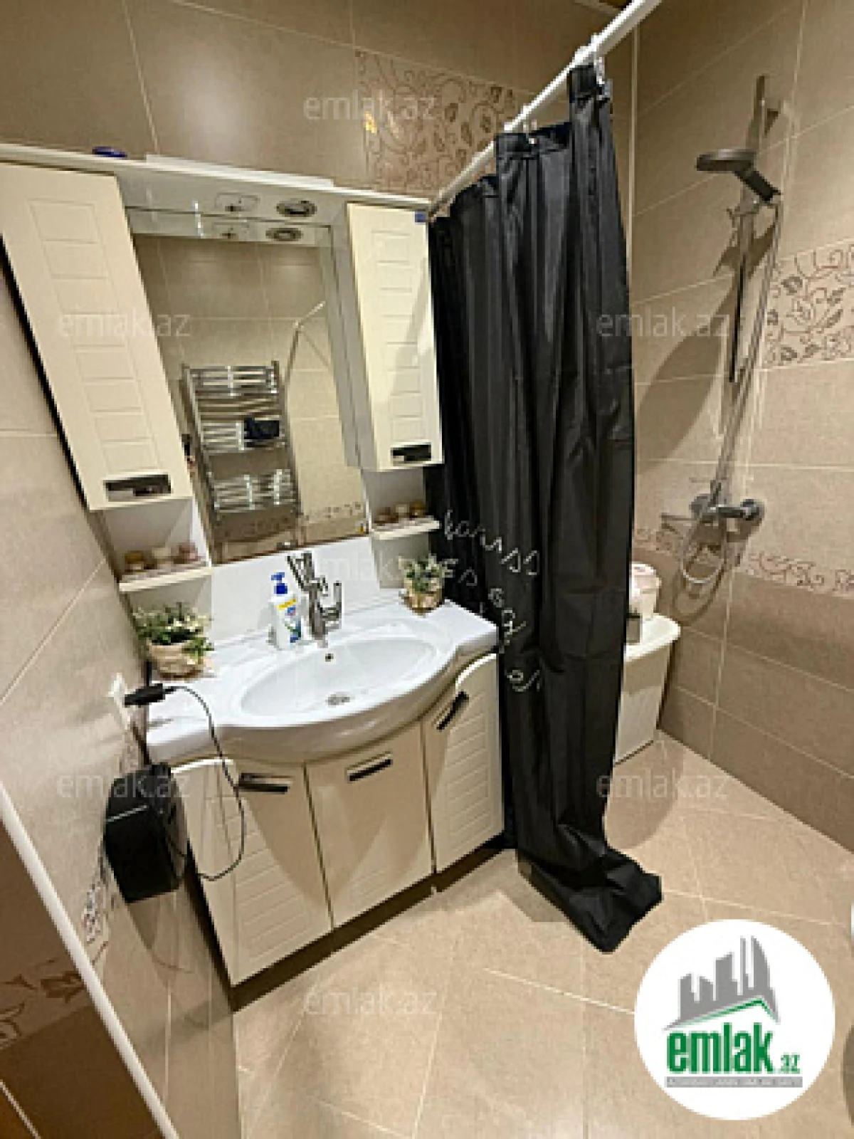 Satılır 3 otaqlı yeni tikili 100 m²