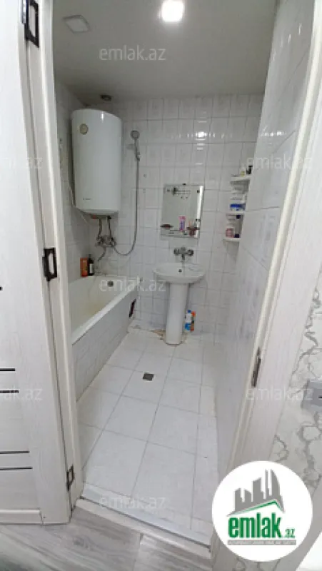 Satılır 2 otaqlı köhnə tikili 65 m²