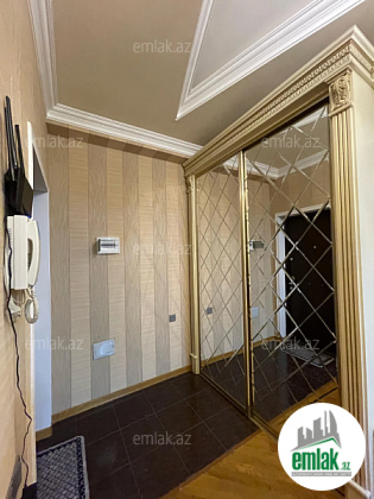 Satılır 2 otaqlı yeni tikili 100 m²