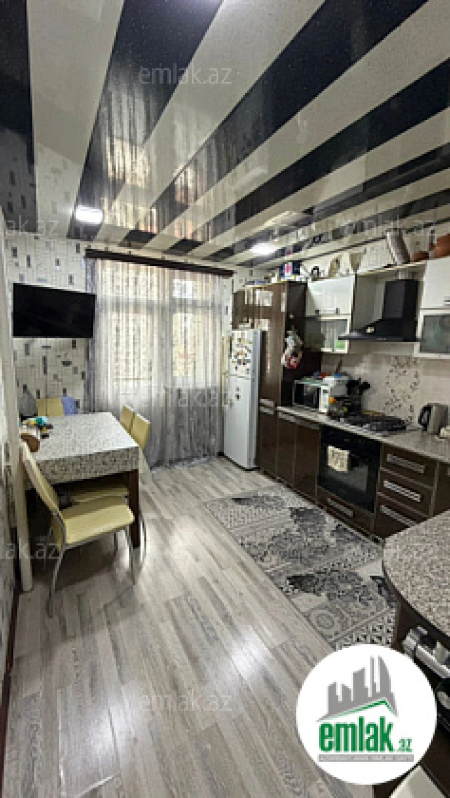 Satılır 2 otaqlı köhnə tikili 55 m²