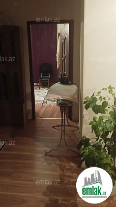 Satılır 2 otaqlı köhnə tikili 86 m²