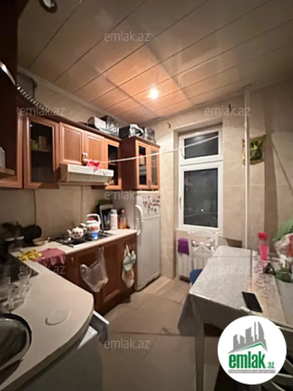 Satılır 3 otaqlı köhnə tikili 80 m²