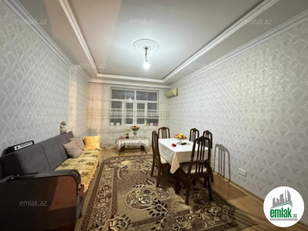 Satılır 3 otaqlı köhnə tikili 80 m²