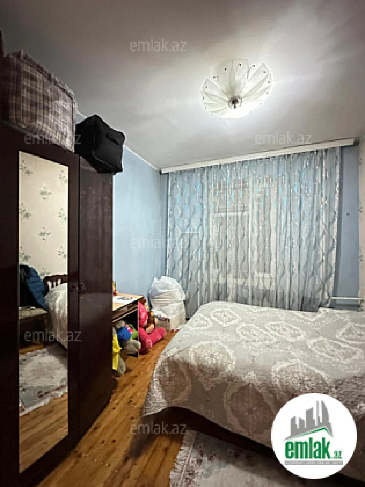 Satılır 3 otaqlı köhnə tikili 80 m²