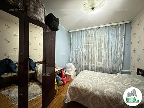 Satılır 3 otaqlı köhnə tikili 80 m²