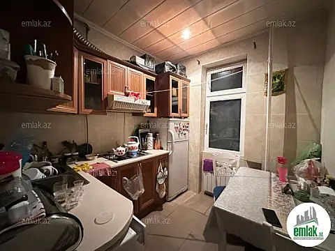 Satılır 3 otaqlı köhnə tikili 80 m²
