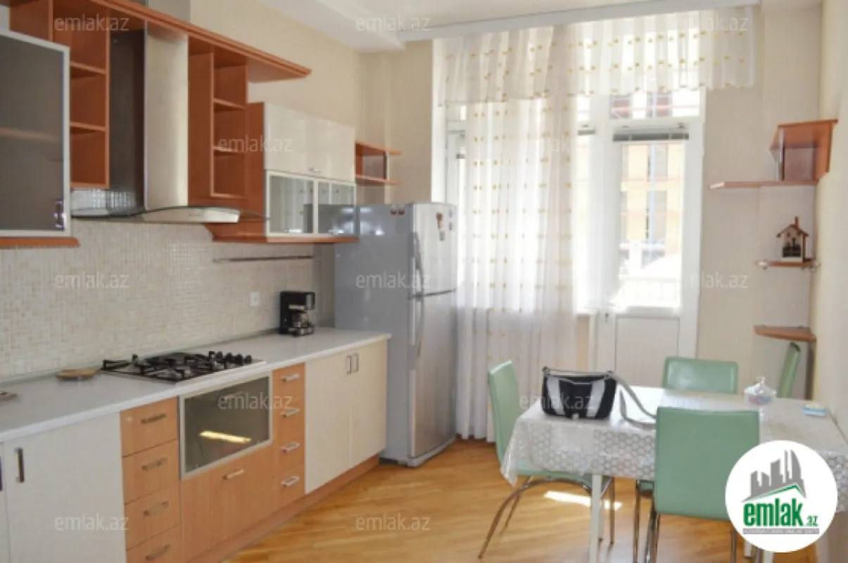 Satılır 2 otaqlı yeni tikili 109 m²