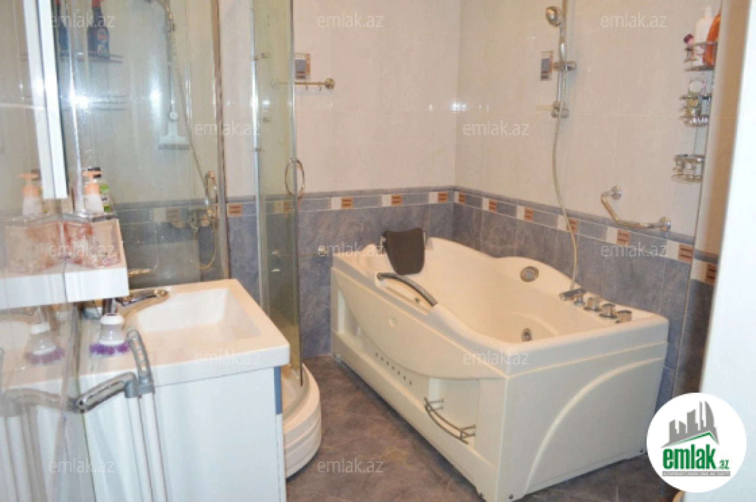 Satılır 2 otaqlı yeni tikili 109 m²