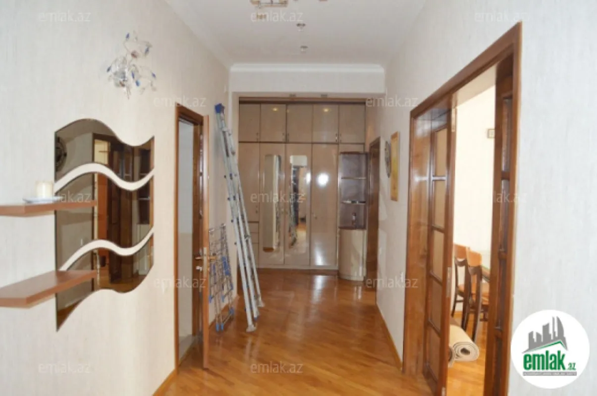 Satılır 2 otaqlı yeni tikili 109 m²