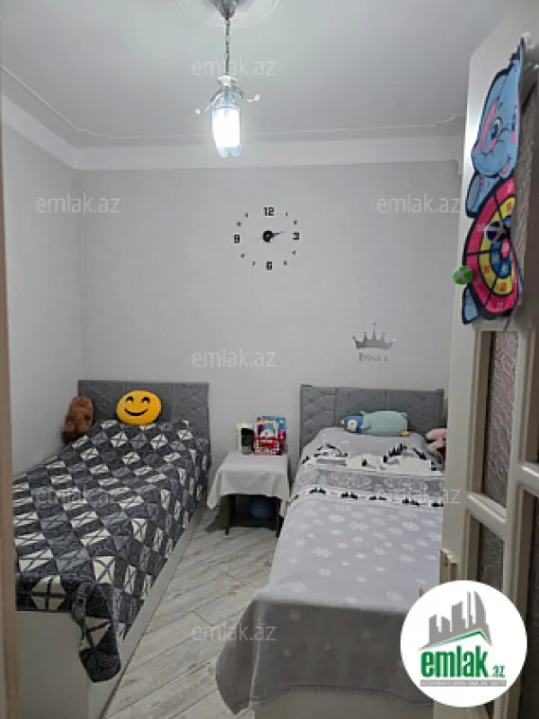 Satılır 3 otaqlı köhnə tikili 75 m²