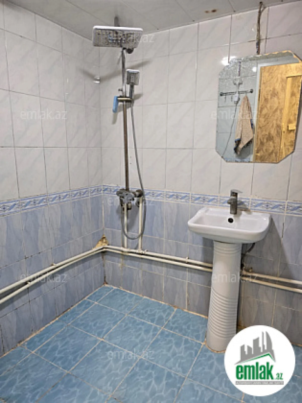 Satılır 3 otaqlı köhnə tikili 75 m²