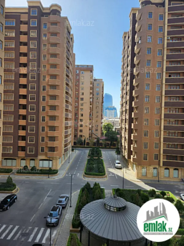 Satılır 2 otaqlı yeni tikili 114 m²