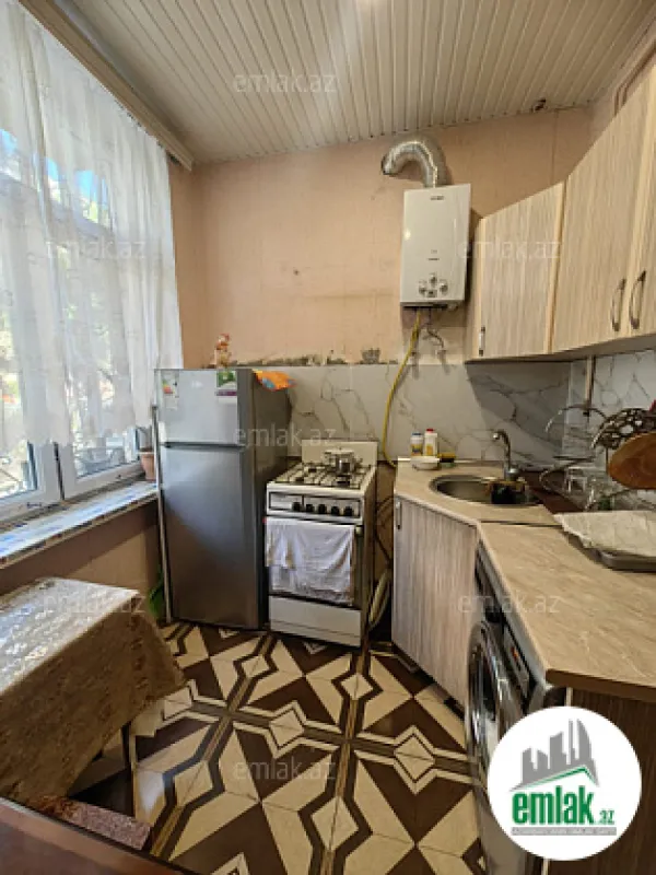 Satılır 1 otaqlı köhnə tikili 35 m²