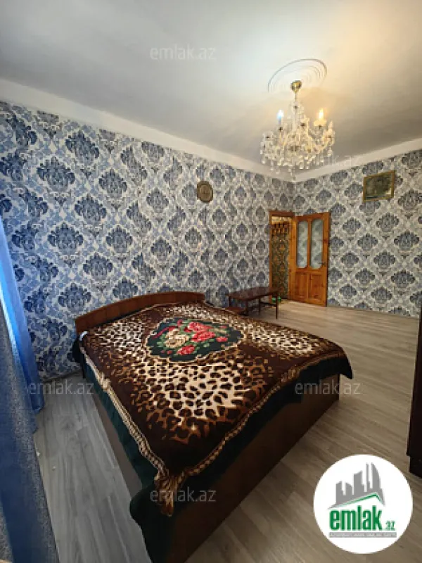 Satılır 1 otaqlı köhnə tikili 35 m²