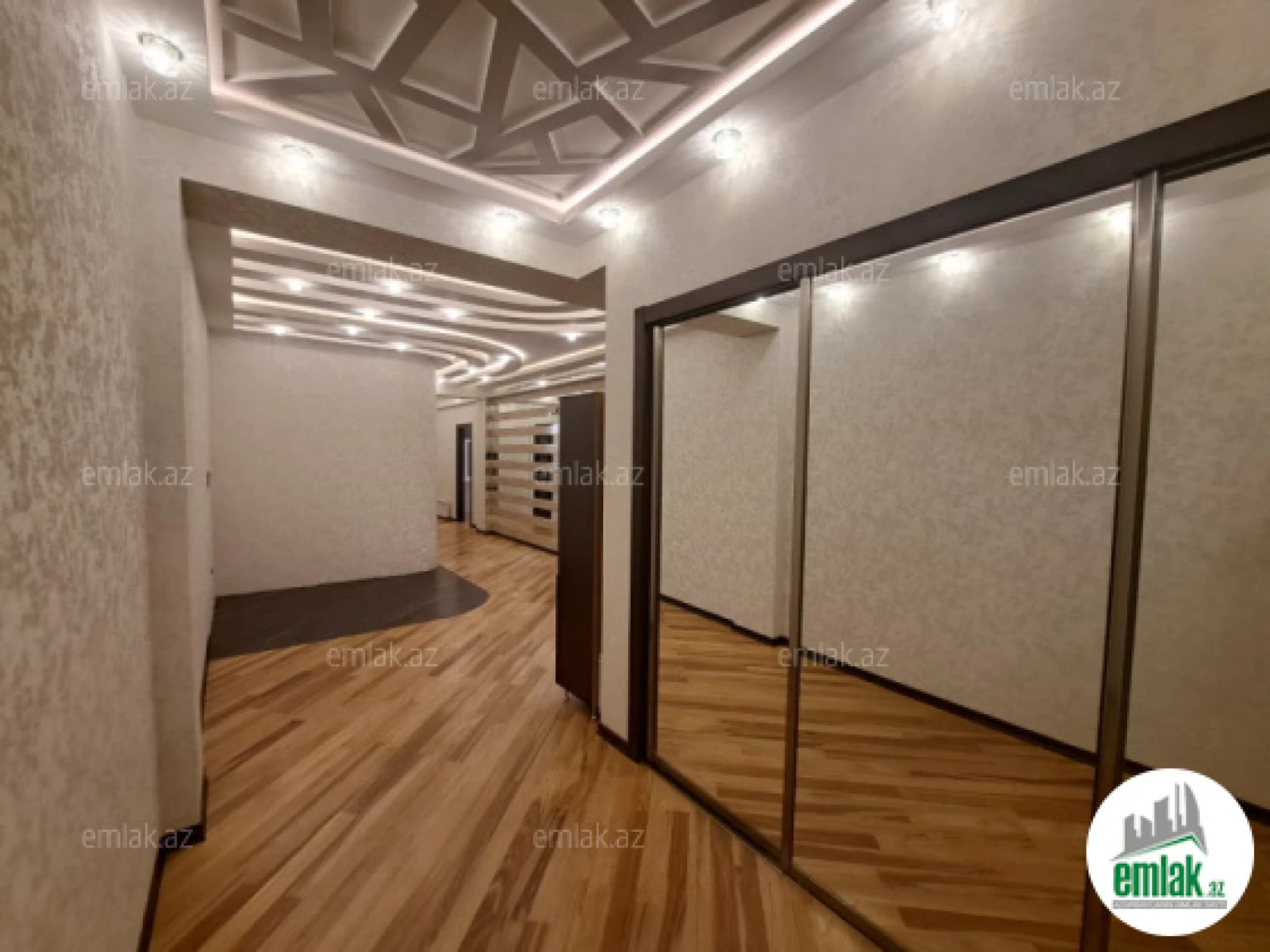 Satılır 3 otaqlı yeni tikili 202 m²