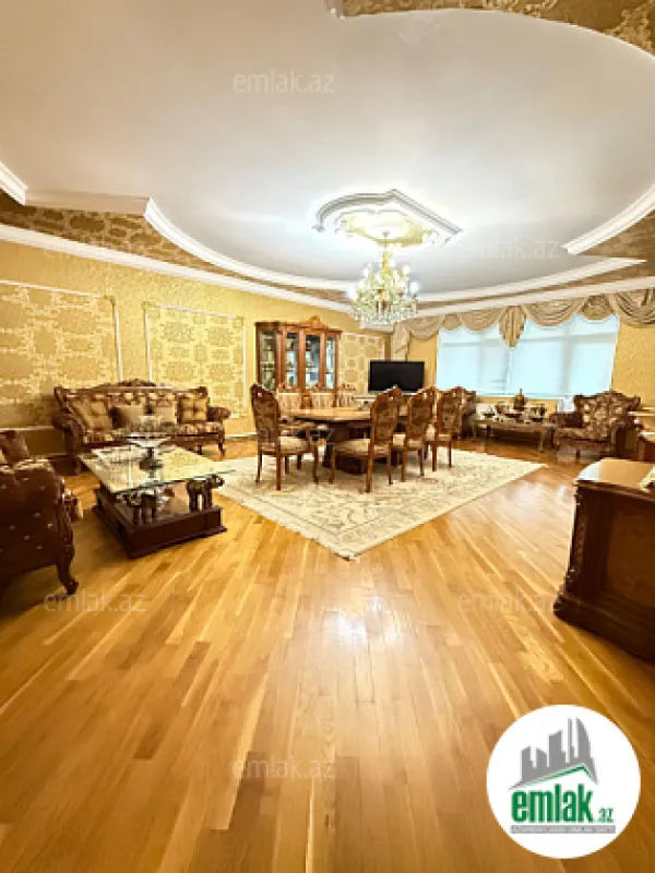 Satılır 4 otaqlı yeni tikili 250 m²