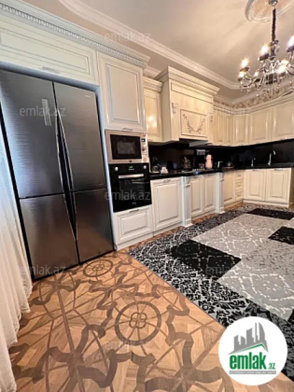 Satılır 4 otaqlı yeni tikili 250 m²