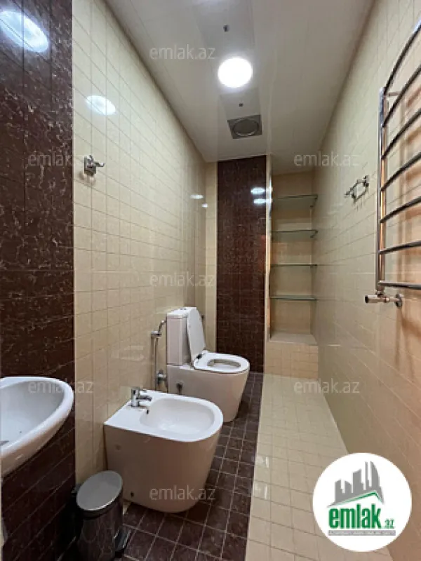 Satılır 4 otaqlı yeni tikili 240 m²