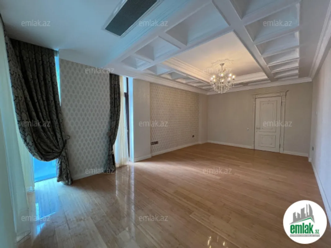 Satılır 4 otaqlı yeni tikili 240 m²