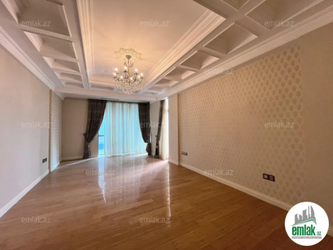 Satılır 4 otaqlı yeni tikili 240 m²