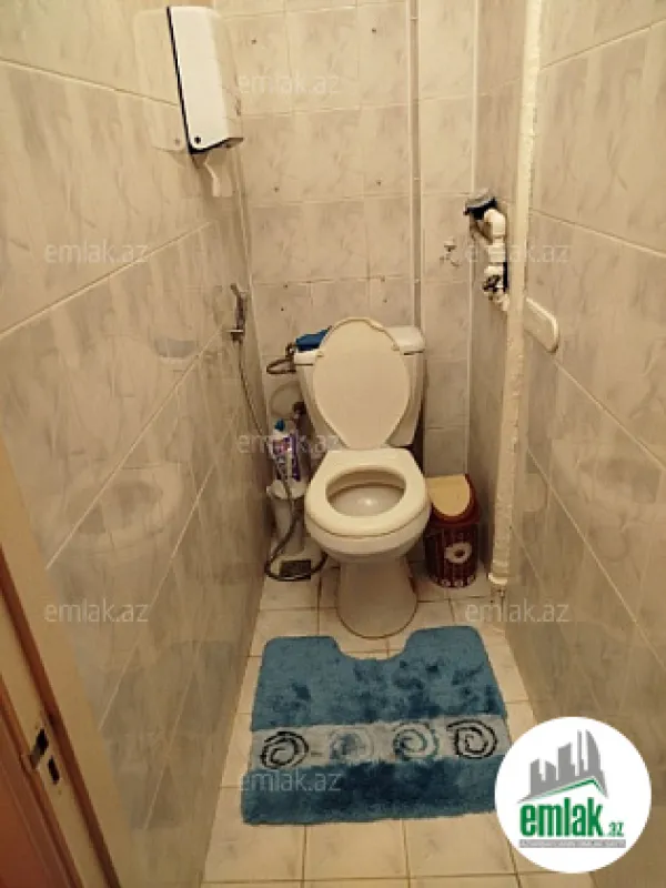 Satılır 2 otaqlı köhnə tikili 65 m²