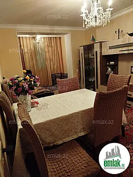 Satılır 2 otaqlı köhnə tikili 65 m²