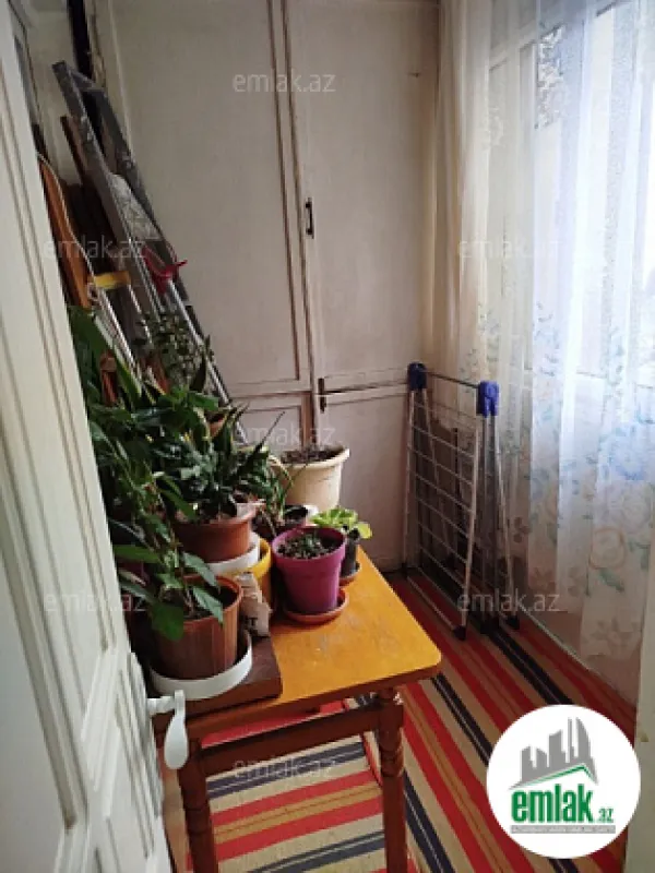 Satılır 2 otaqlı köhnə tikili 65 m²