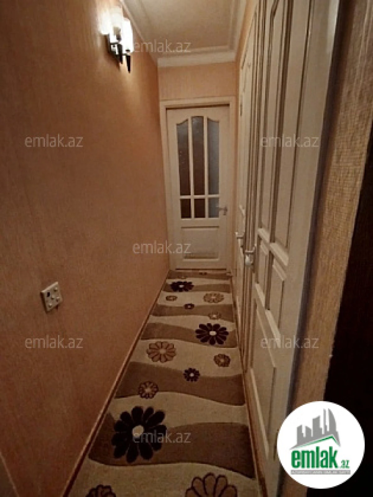 Satılır 2 otaqlı köhnə tikili 65 m²