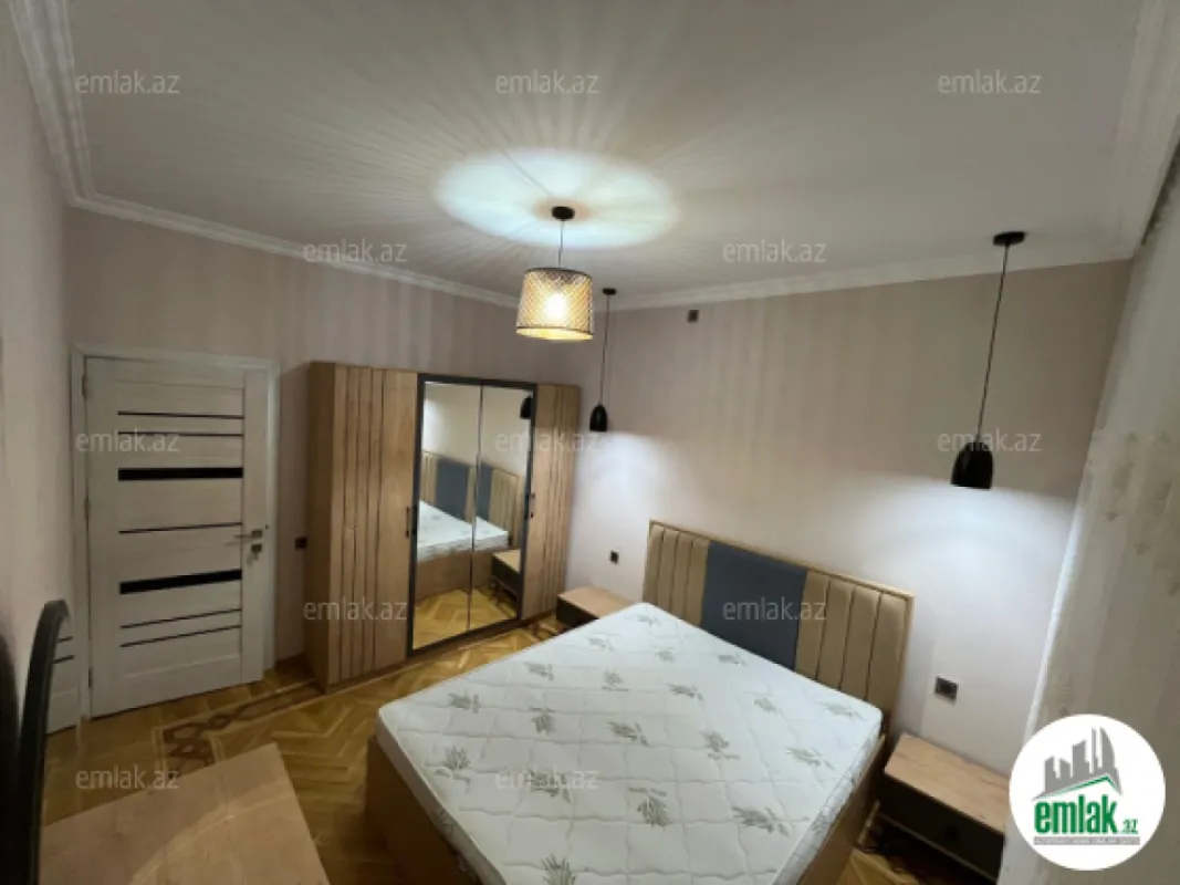 Satılır 2 otaqlı köhnə tikili 60 m²