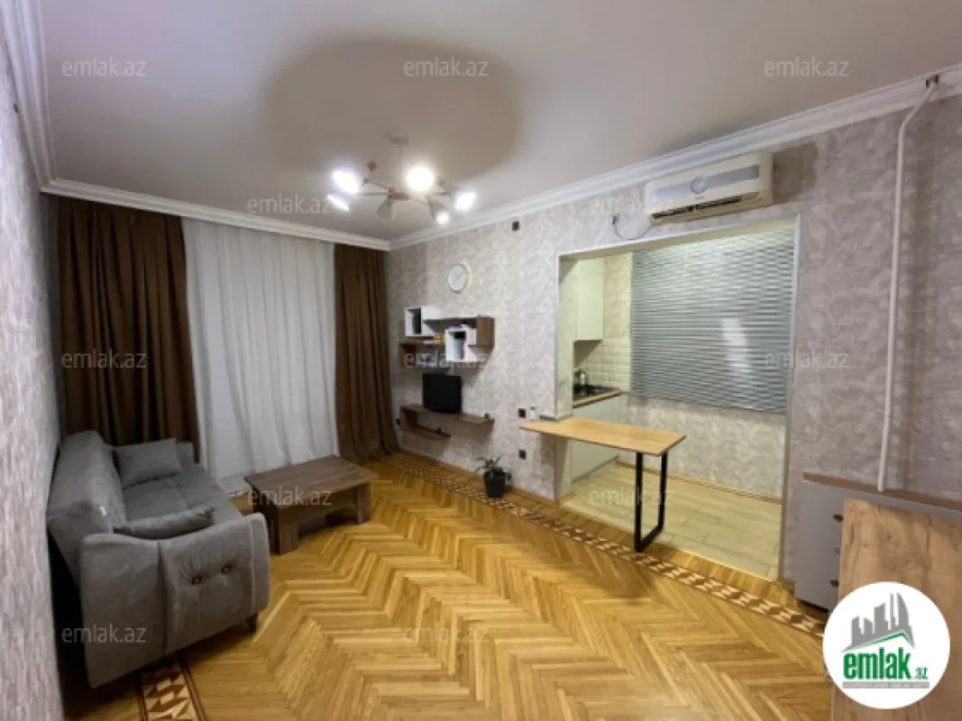 Satılır 2 otaqlı köhnə tikili 60 m²