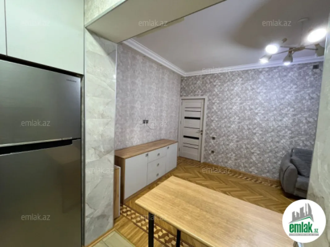 Satılır 2 otaqlı köhnə tikili 60 m²